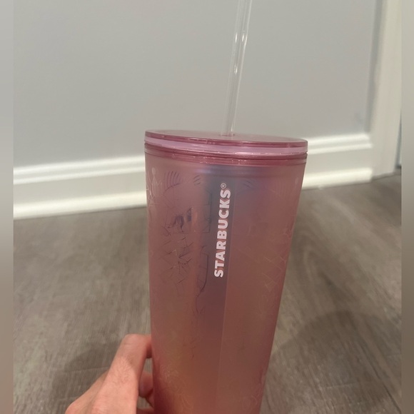 Starbucks 2022 Plastic Cold Woodland Lace Soft Touch 24oz Holiday Tumbler Venti - Picture 2 of 6